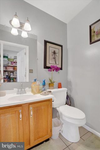 2455 WOODMONT DR, York, PA 17404