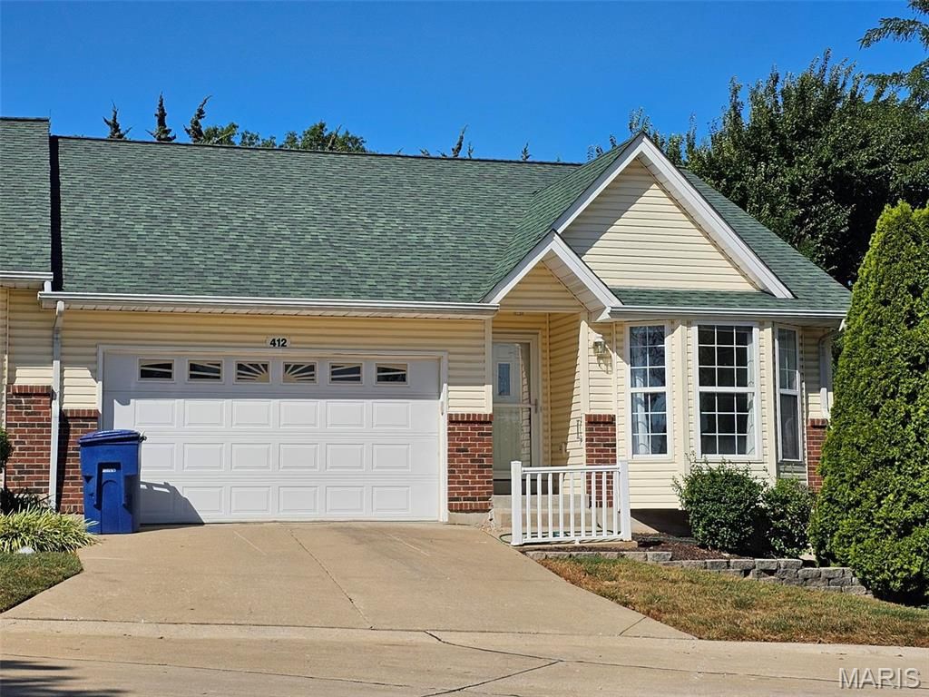 412 Cardinal Commons Court, St Peters, MO 63376