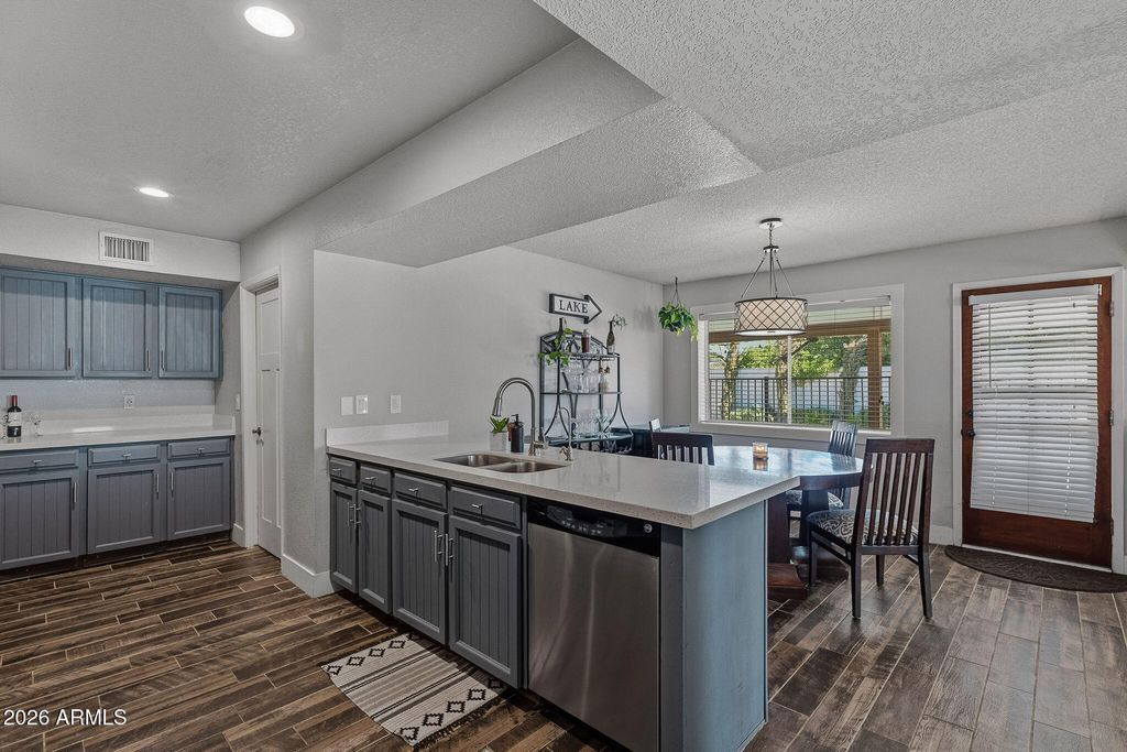 1301 S HALL --, Mesa, AZ 85204 — photo 2
