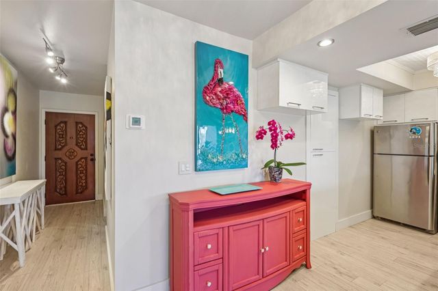 3850 13TH AVENUE N 203, St Petersburg, FL 33713