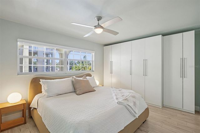 3850 13TH AVENUE N 203, St Petersburg, FL 33713