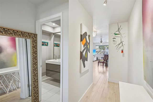 3850 13TH AVENUE N 203, St Petersburg, FL 33713