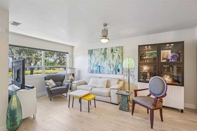 3850 13TH AVENUE N 203, St Petersburg, FL 33713