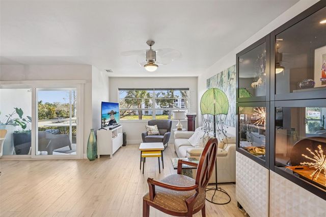 3850 13TH AVENUE N 203, St Petersburg, FL 33713