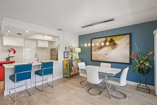 3850 13TH AVENUE N 203, St Petersburg, FL 33713