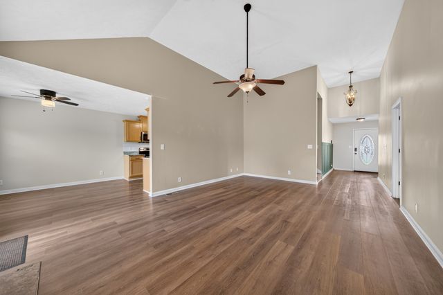 1913 Patton Rd, Clarksville, TN 37042