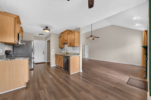 1913 Patton Rd, Clarksville, TN 37042