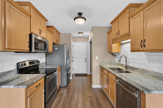 1913 Patton Rd, Clarksville, TN 37042