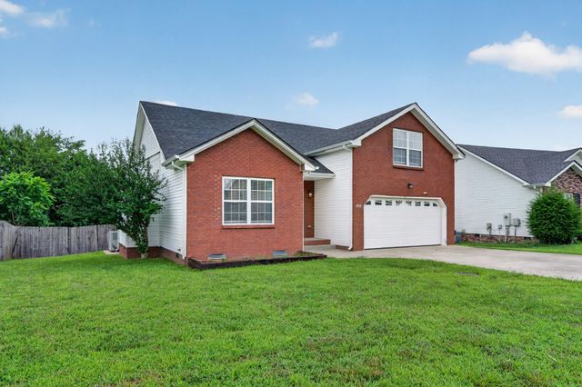 1913 Patton Rd, Clarksville, TN 37042