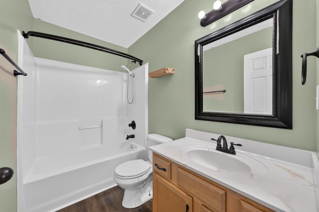 1913 Patton Rd, Clarksville, TN 37042