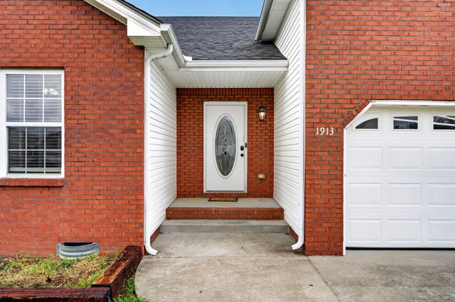 1913 Patton Rd, Clarksville, TN 37042