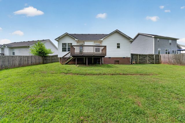 1913 Patton Rd, Clarksville, TN 37042