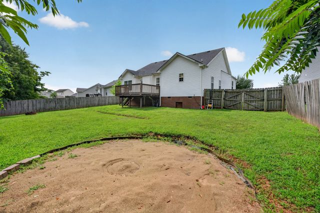 1913 Patton Rd, Clarksville, TN 37042
