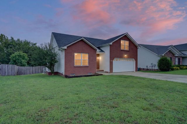 1913 Patton Rd, Clarksville, TN 37042
