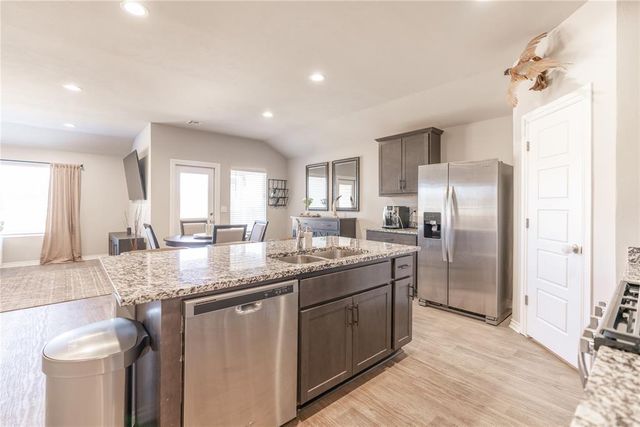 11613 SW 40th Street, Mustang, OK 73064