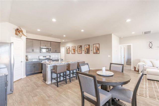 11613 SW 40th Street, Mustang, OK 73064