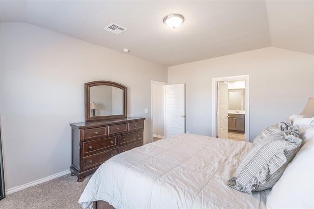 11613 SW 40th Street, Mustang, OK 73064