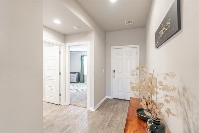 11613 SW 40th Street, Mustang, OK 73064