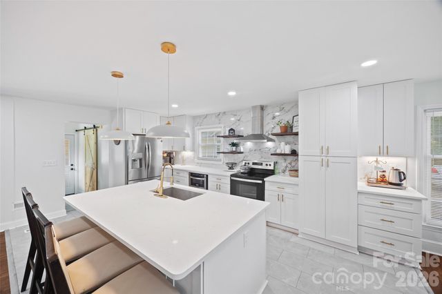 5731 Brookhaven Road, Charlotte, NC 28210
