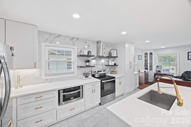 5731 Brookhaven Road, Charlotte, NC 28210