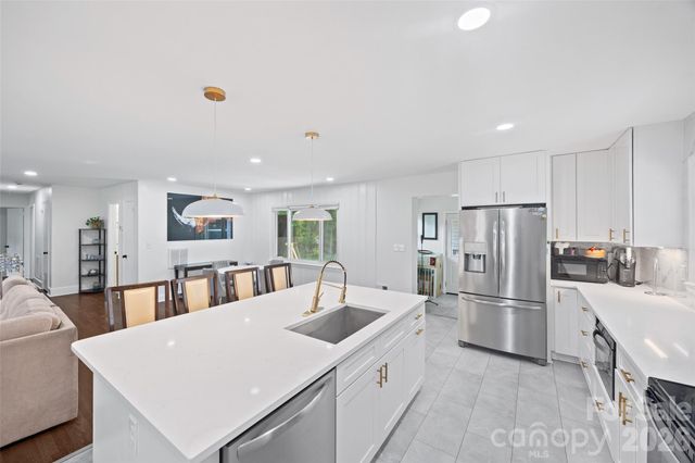 5731 Brookhaven Road, Charlotte, NC 28210