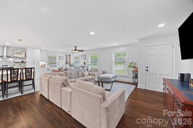 5731 Brookhaven Road, Charlotte, NC 28210