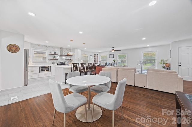 5731 Brookhaven Road, Charlotte, NC 28210