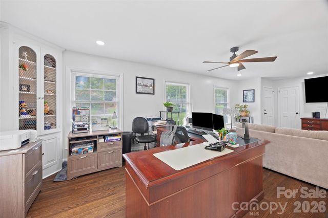 5731 Brookhaven Road, Charlotte, NC 28210