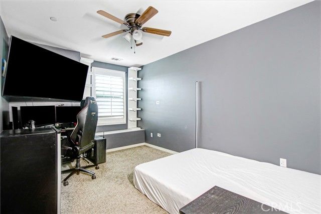 17582 Comfrey, San Bernardino, CA 92407