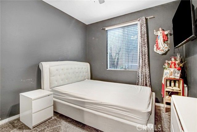 17582 Comfrey, San Bernardino, CA 92407