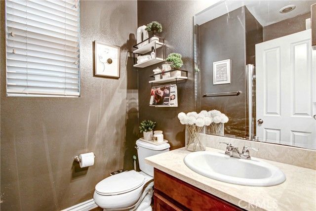 17582 Comfrey, San Bernardino, CA 92407