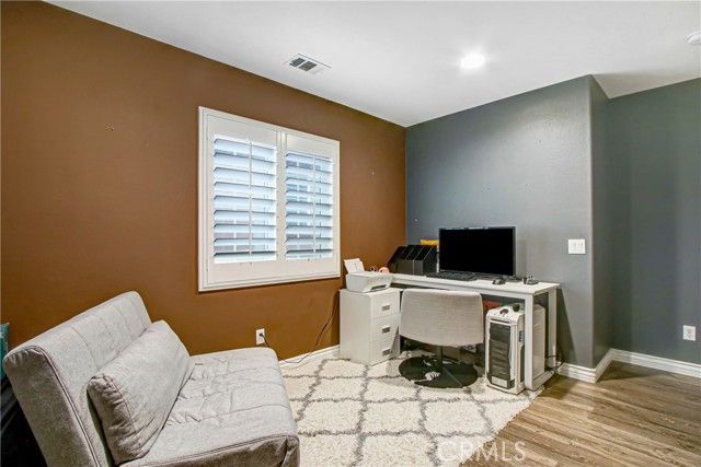 17582 Comfrey, San Bernardino, CA 92407