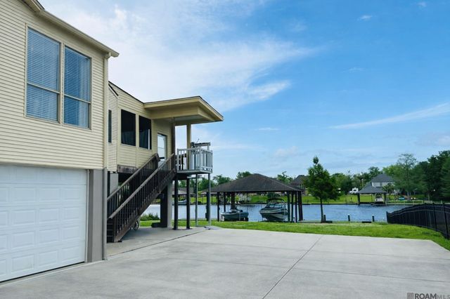 11416 River Highlands Drive, St Amant, LA 70774