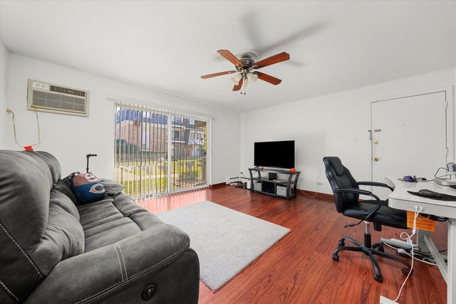 10306 Ridgeland Avenue 104, Chicago Ridge, IL 60415