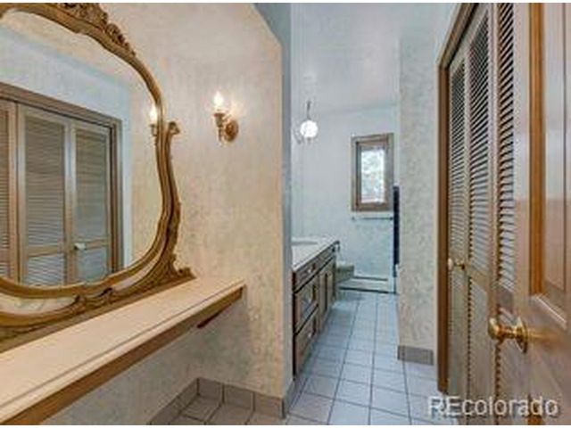 8935 W Bear Creek Dr, Lakewood, CO 80227