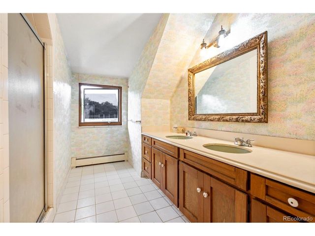 8935 W Bear Creek Dr, Lakewood, CO 80227