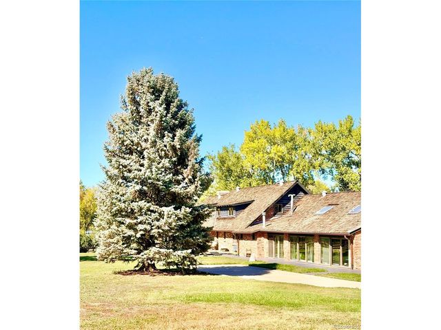 8935 W Bear Creek Dr, Lakewood, CO 80227