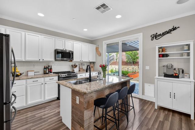 12289 Edyth Lake Way, Rancho Cordova, CA 95742