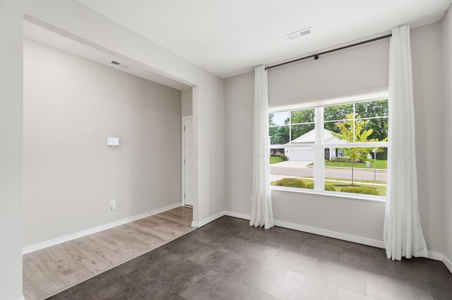 384 Kells Court E, Newark, OH 43055