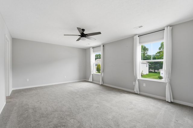 384 Kells Court E, Newark, OH 43055