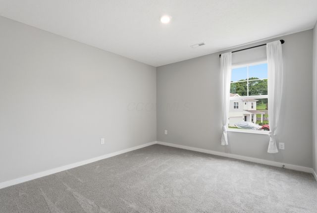 384 Kells Court E, Newark, OH 43055