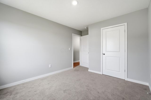 384 Kells Court E, Newark, OH 43055