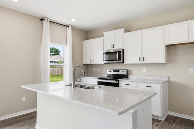 384 Kells Court E, Newark, OH 43055