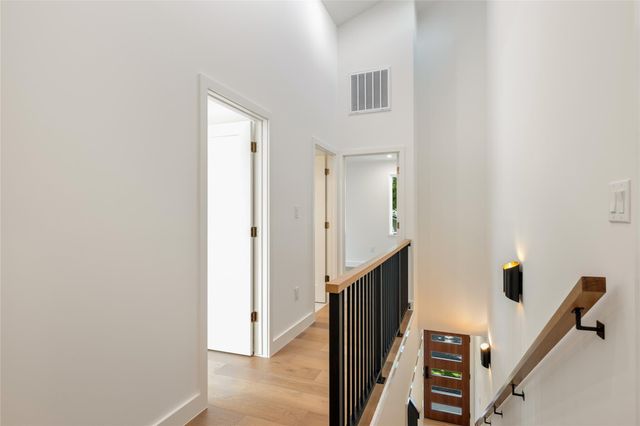 1404 Justin LN, Austin, TX 78757