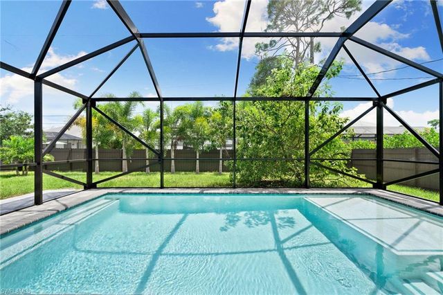 4657 Key Largo LN, Bonita Springs, FL 34134