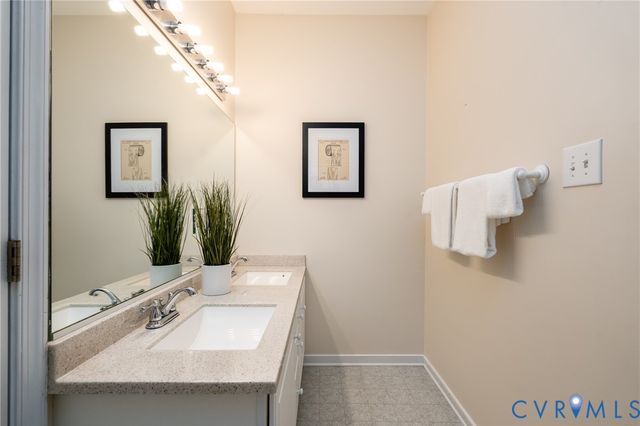 7238 Rural Point Rd, Mechanicsville, VA 23116