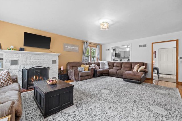 613 Parish STREET, Delavan, WI 53115