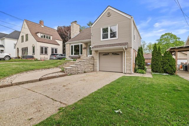 613 Parish STREET, Delavan, WI 53115