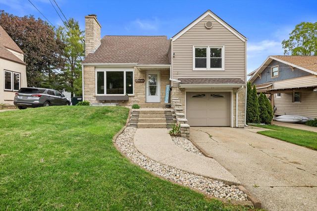 613 Parish STREET, Delavan, WI 53115