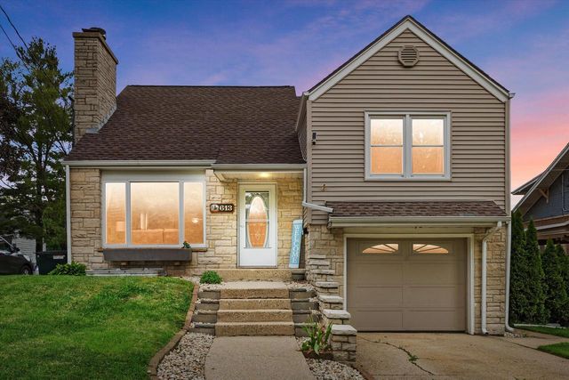 613 Parish STREET, Delavan, WI 53115